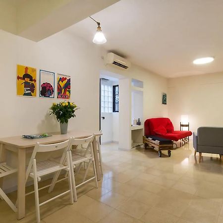 Cozy Apartment In The Carmel Center Хайфа Екстер'єр фото